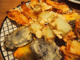 ネギの天ぷらが美味でした（鉄板焼きの日の残り野菜）.jpg