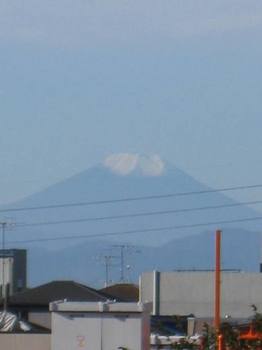 上尾駅正面から見える富士山.jpg